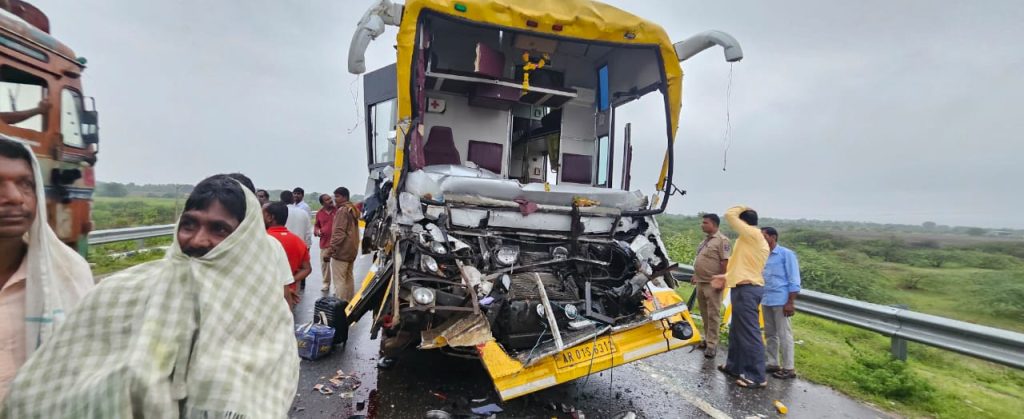 BREAKING.. మక్తల్ లో ఘోర రోడ్డు ప్రమాదం