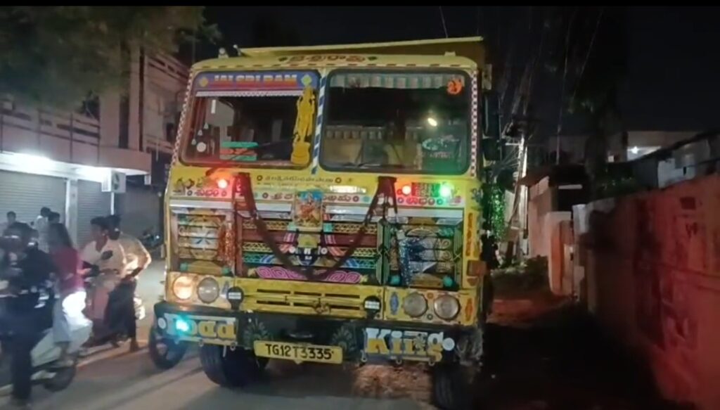జవహర్‌నగర్‌లో ఘోర రోడ్డు ప్రమాదం
